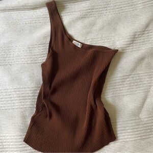 LACAUSA  Brown One Shoulder Top